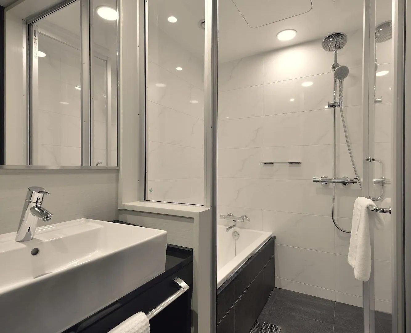 The Royal Park Hotel Tokyo Haneda 4*,